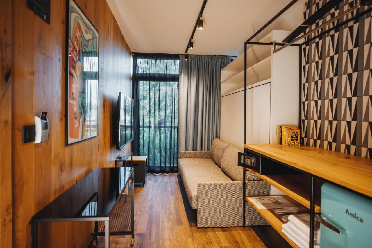 City Glamping By One66 Hotel Любляна Екстер'єр фото