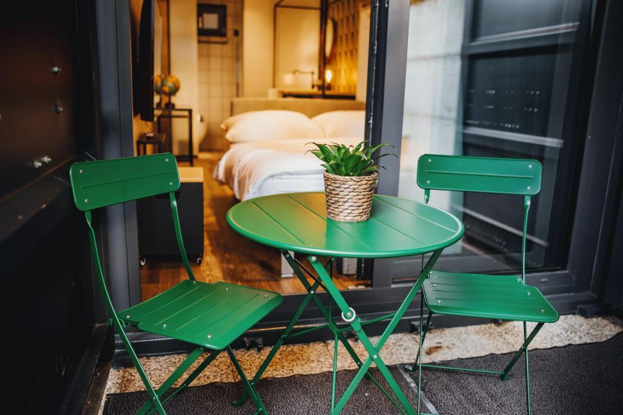 City Glamping By One66 Hotel Любляна Екстер'єр фото