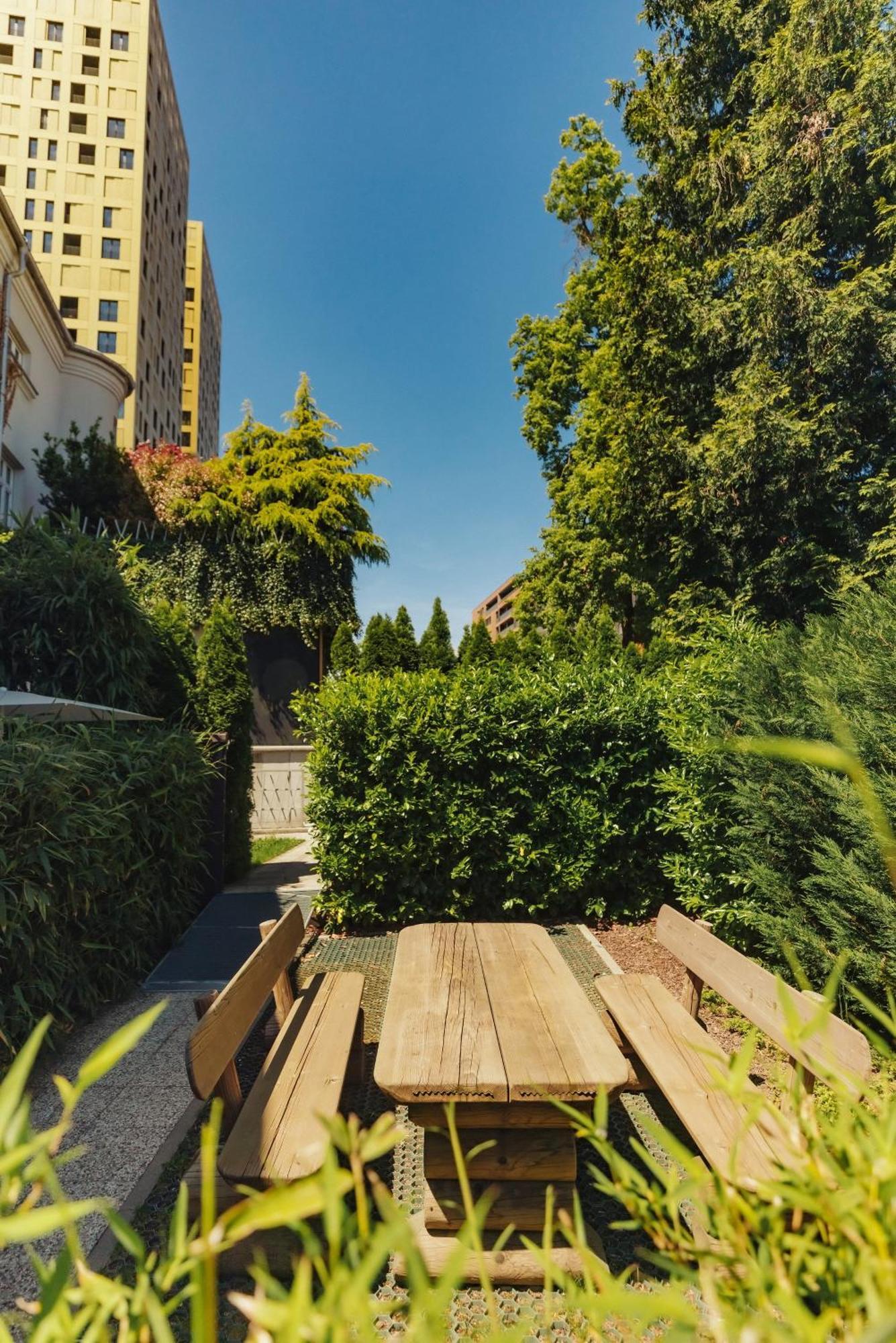 City Glamping By One66 Hotel Любляна Екстер'єр фото